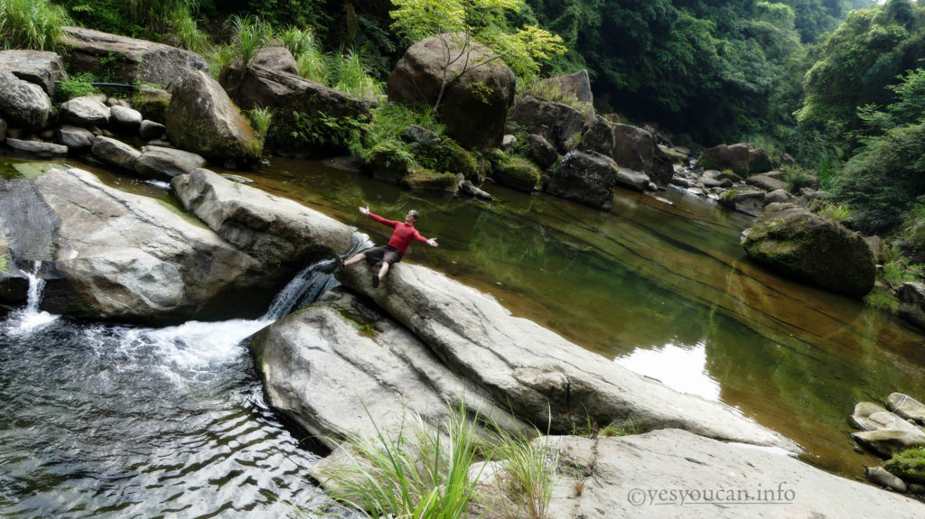 Taipei day trip, Taiwan, river tracing, swimming, summer, wormhole, pingxi