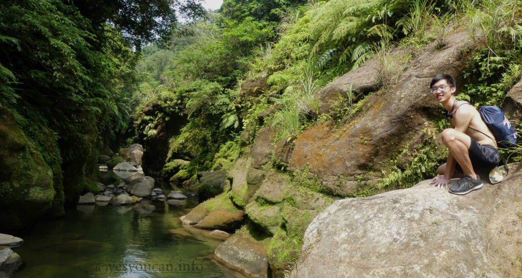 Taipei day trip, Taiwan, river tracing, swimming, summer, wormhole, pingxi